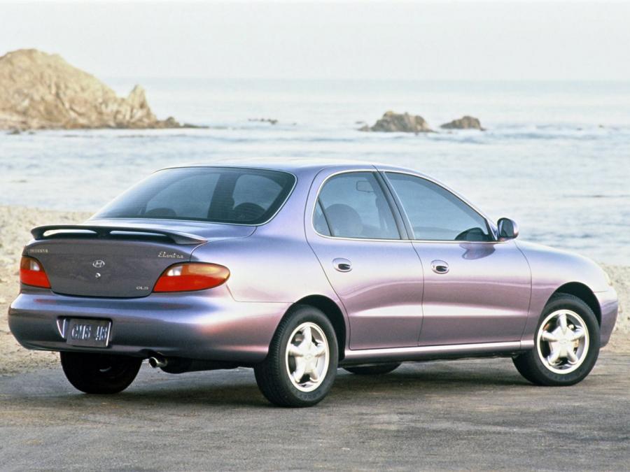  Hyundai Elantra 1996 года  (US) (фото 4 из 4)